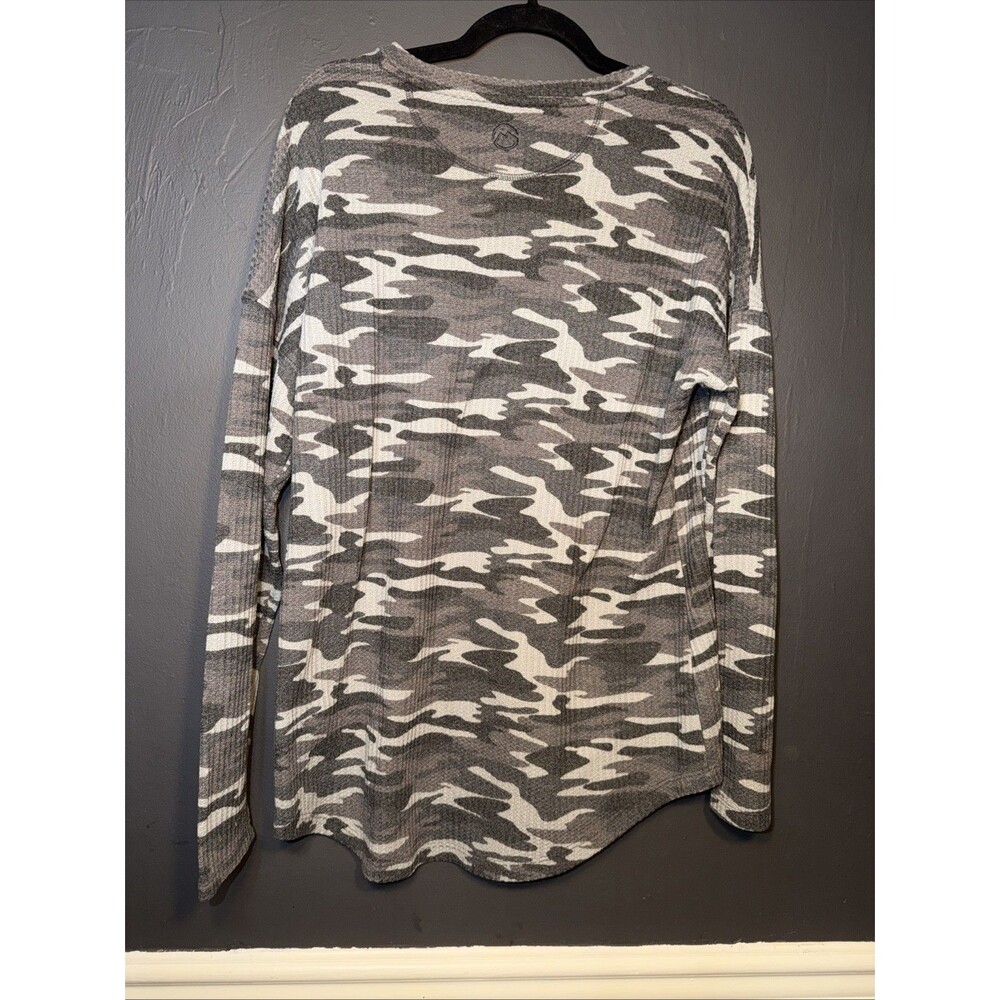 Magellan Outdoors Women's Long Sleeve Shirt Boyfriend Fit, Camo Size XL - Picture 7 of 8